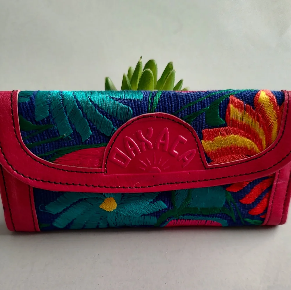 Wallet Leather Embroidery Hand Made By Oaxaca Mexico Color Fiusha  New Artisanal